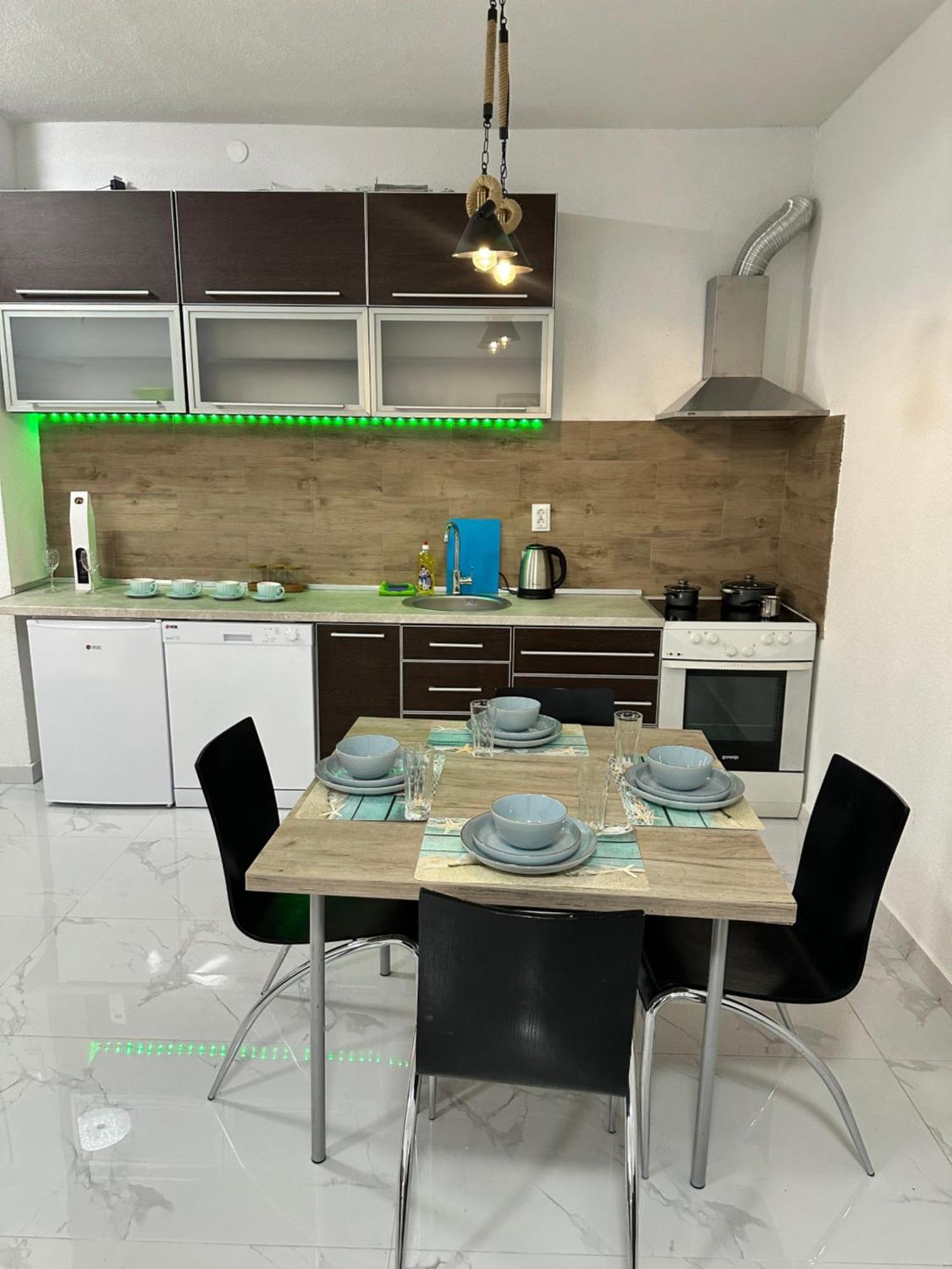 Apartments Ljiljanic 布德瓦 外观 照片